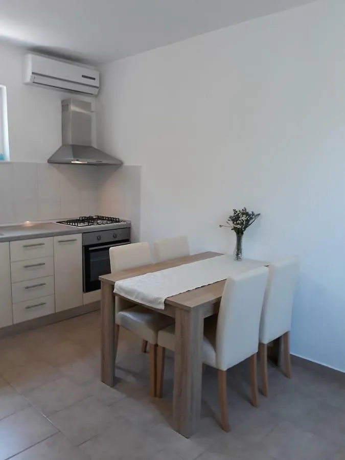 Apartments Jelicic Biograd Na Moru